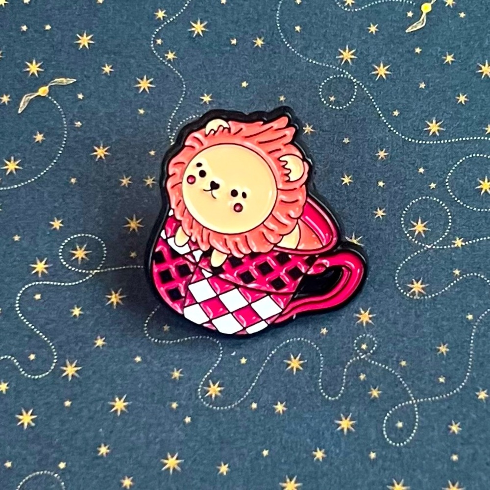 Harry Potter Gryffindor Cute Lion in Teacup Enamel Pin - Hogwarts house pride